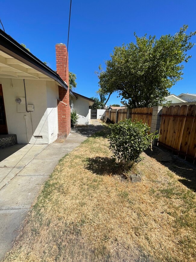 Building Photo - 1309 Cardinal St