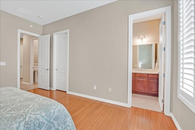 Building Photo - Rental Home with Large Pool
