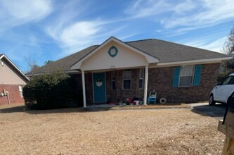 Building Photo - House for Rent