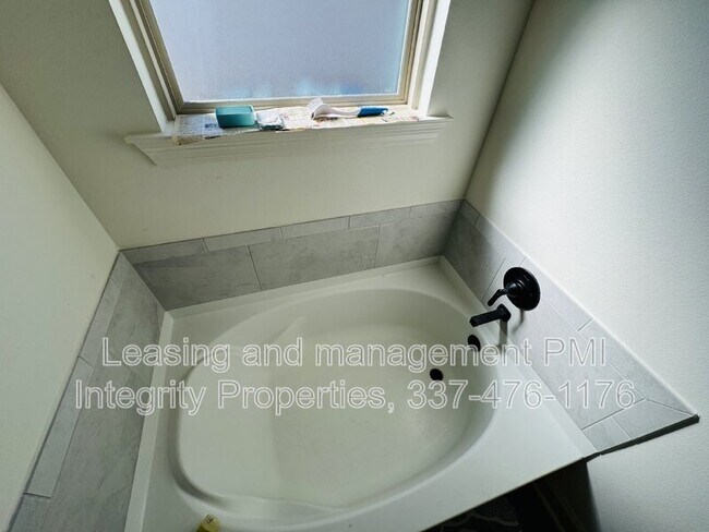 Building Photo - 117 Preston Rose Ln