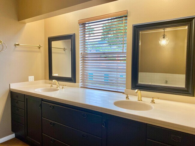 Building Photo - Beautiful 3 Bedroom Mission Canyon Home wi...