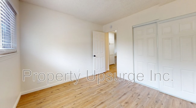 Building Photo - 2072 Victor Ave