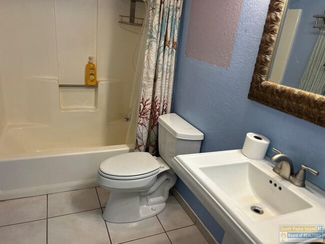 Building Photo - 1342 Harbor Island Dr