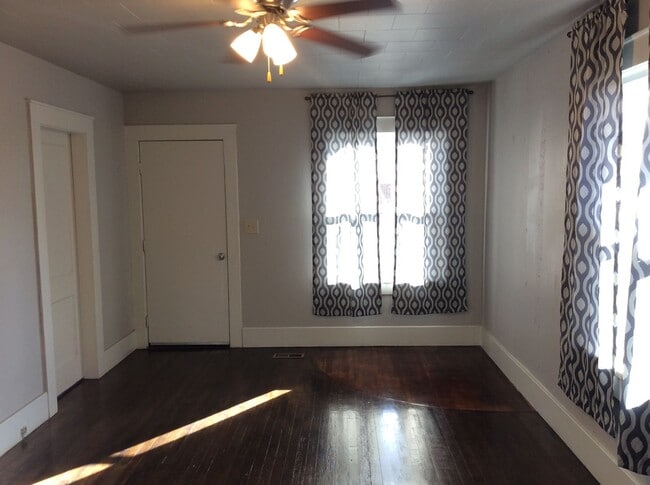 Building Photo - 3108 N Alder St