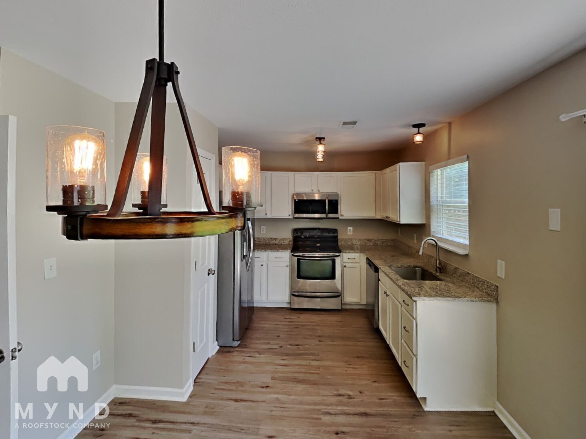 Building Photo - 303 Holton Dr