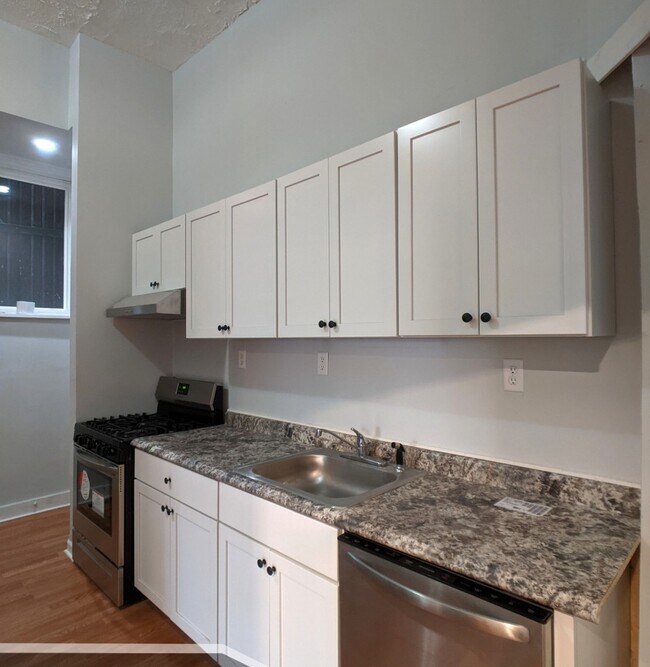 Building Photo - 3544 N Halsted St