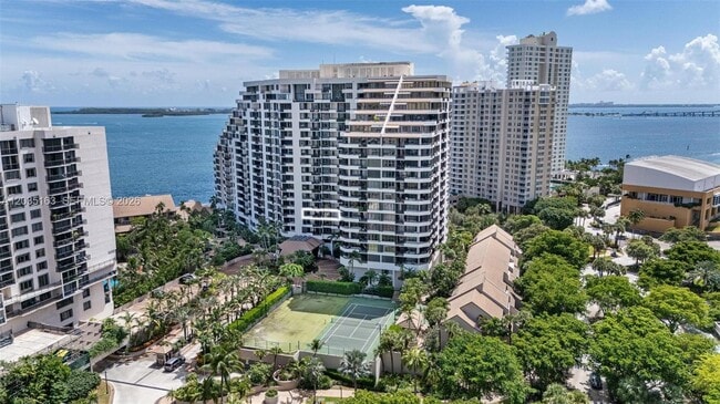 Building Photo - 520 Brickell Key Dr