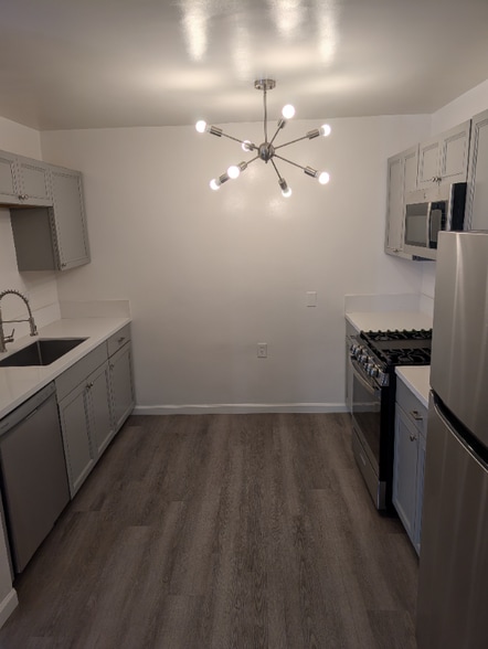 Building Photo - 5971 Chula Vista Way