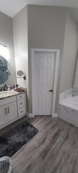 Building Photo - 2847 Majestic Isle Dr