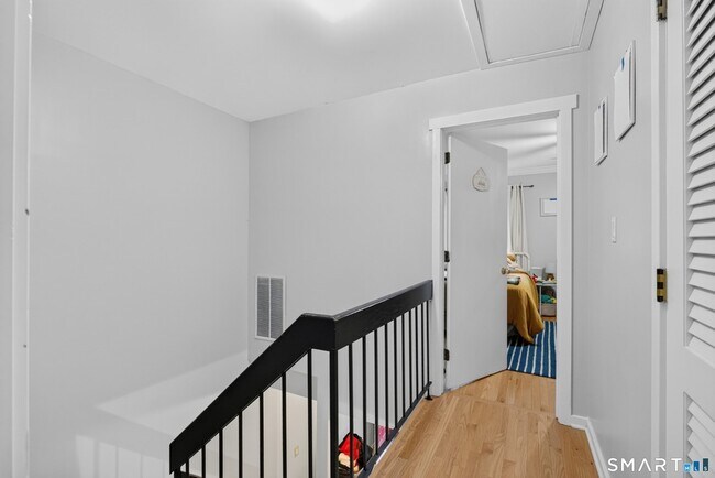Building Photo - 71 Aiken St