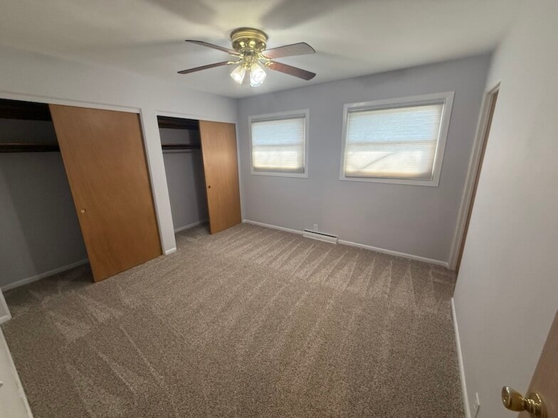 Building Photo - 1725 Elmwood Ln