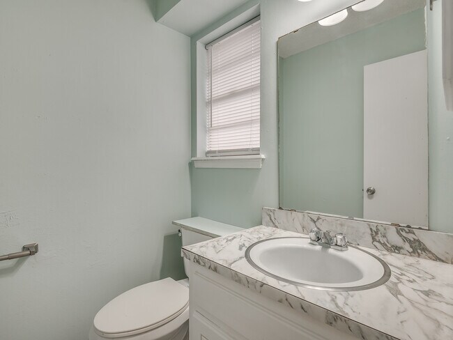 Building Photo - 1133 SE 23rd St