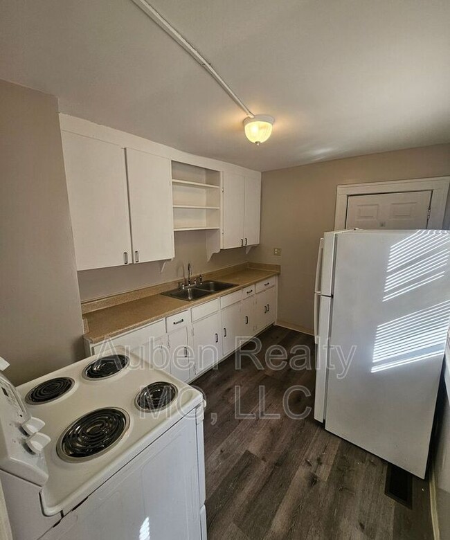 Building Photo - 5411 Harrison St