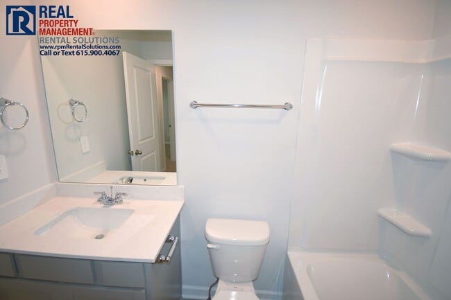 Building Photo - Like new 3bd townhome w/ attached 2 car garage & community pool! Washer/dryer included!