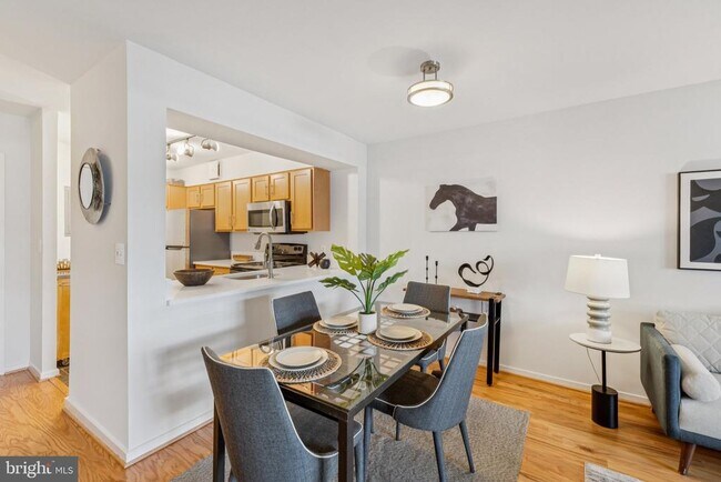 Building Photo - 2320 Wisconsin Ave NW