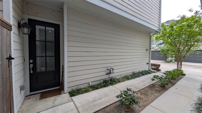 Building Photo - 5116 Pine Reach Dr