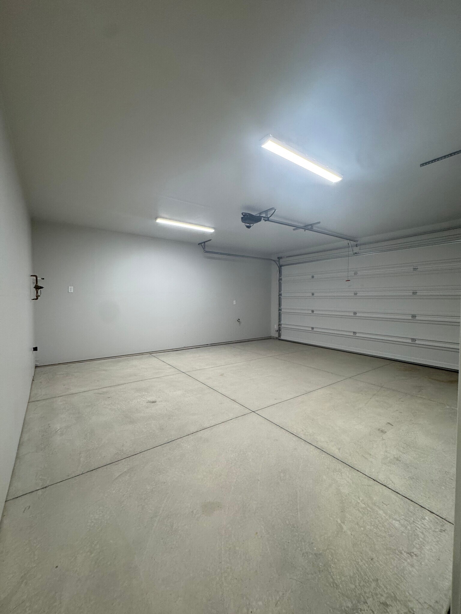 Building Photo - 3990 E Fossil Way