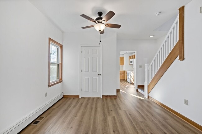 Building Photo - Spacious 4 Bedroom | 1.5 Bath | 1 Car Garage For Rent -Northampton PA