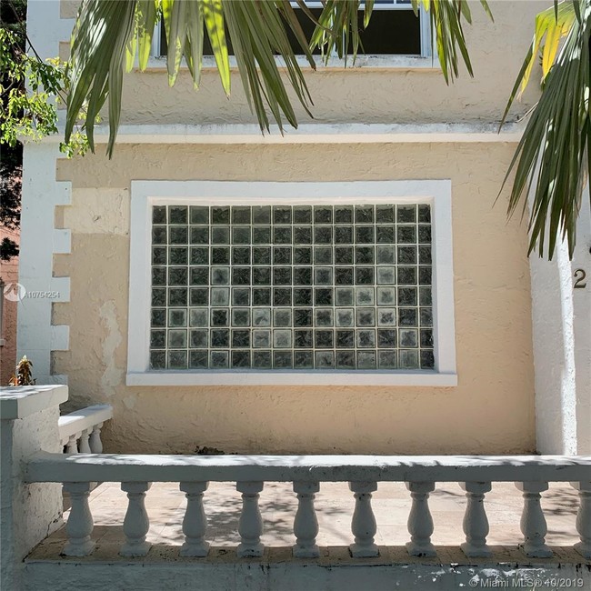 Building Photo - 236 NE 28th St