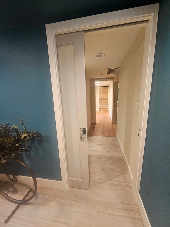 Building Photo - 3920 SE Grant St