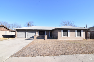 Building Photo - 415 Cottonwood Dr