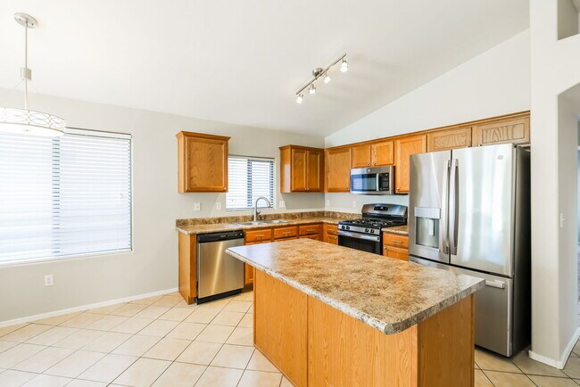 Building Photo - 6737 W Greenland Ct