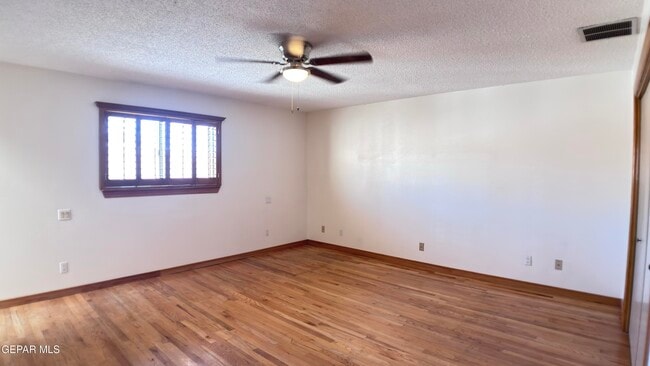 Building Photo - 4719 Frankfort Ave