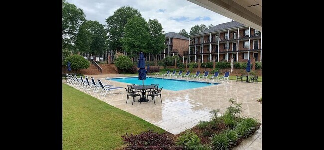 Building Photo - Riverbend Commons