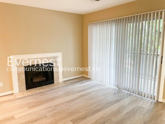 Building Photo - 1-Bed/1-Bath Condo/Pet Friendly/Available Soon!