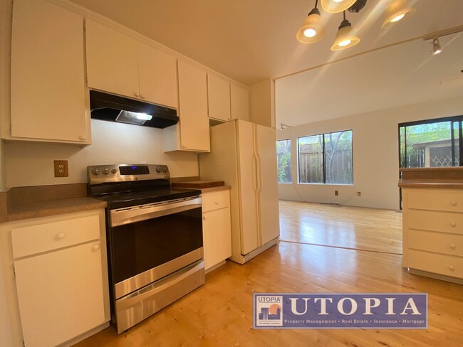 Building Photo - Charming 3 bed, 1.5 bath home in Live Oak, close to the beach and local markets