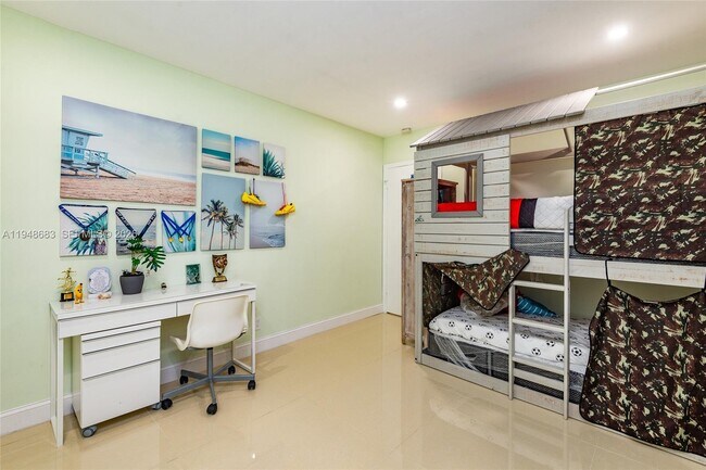 Building Photo - 709 Elm Tree Ln