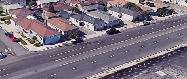 Building Photo - Prairie Ave.