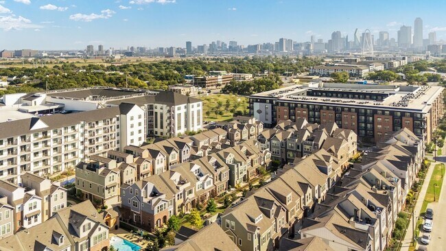 Building Photo - 1053 Manacor Ln