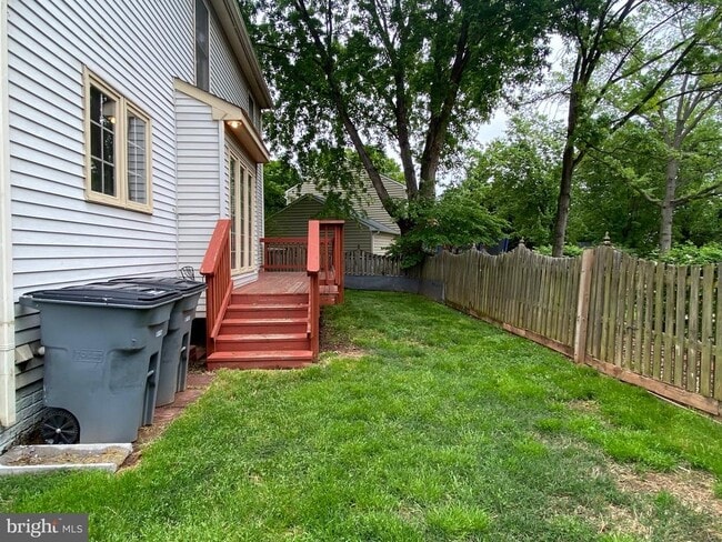 Building Photo - 9621 Bainbridge Ct