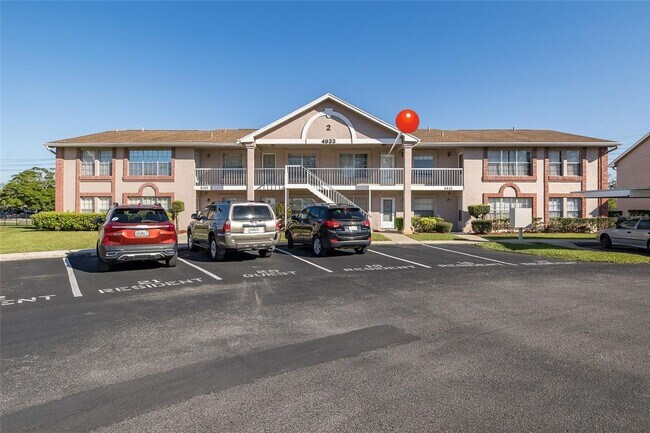 Building Photo - Beautifully Updated Condo