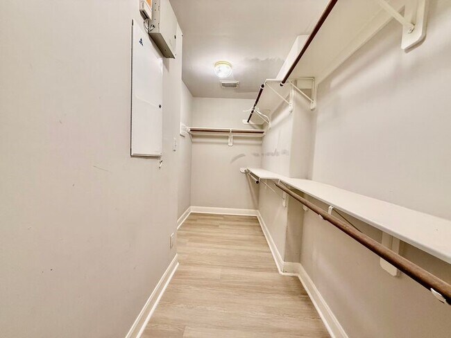 Building Photo - 12747 Silver Rod Ln