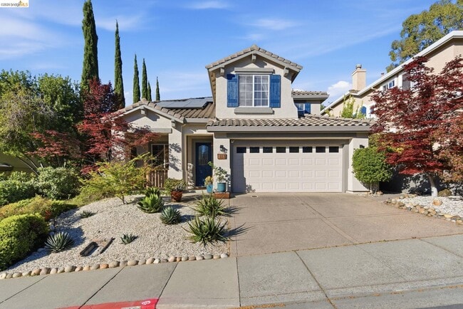 Building Photo - 257 Golf Links St