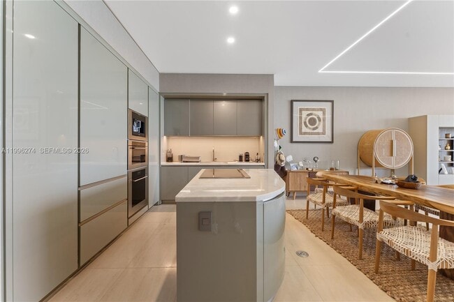 Building Photo - 18975 Collins Ave