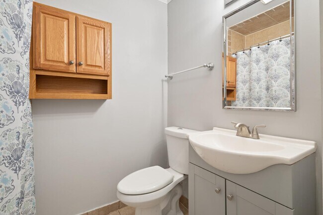 Building Photo - 4823 Blue Heron Dr
