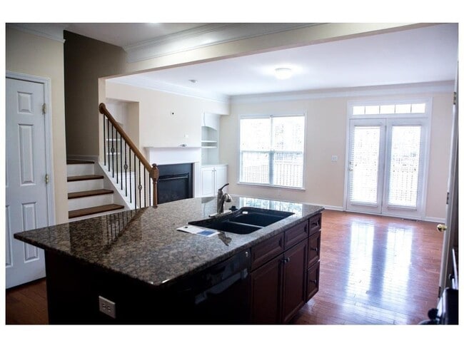 Building Photo - 6078 Kentons Ln