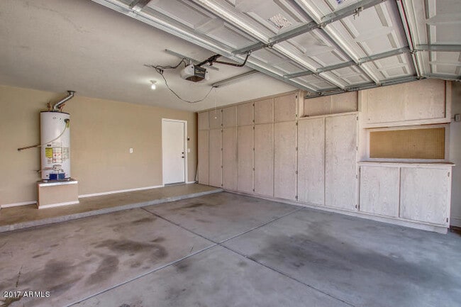 Building Photo - 12755 W Alvarado Rd