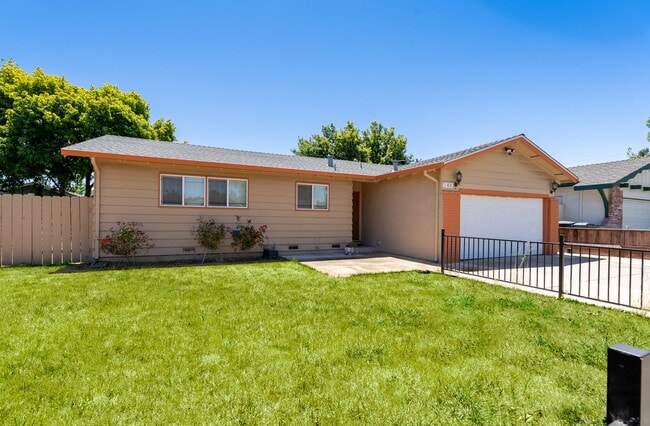 Primary Photo - Lovely 4 bedroom home in Morgan Hill!