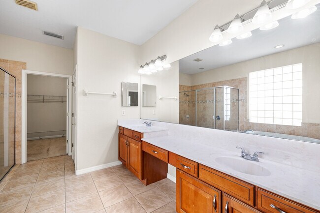 Building Photo - 27417 Silver Thatch Dr
