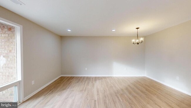 Building Photo - 564 Wilson Bridge Dr