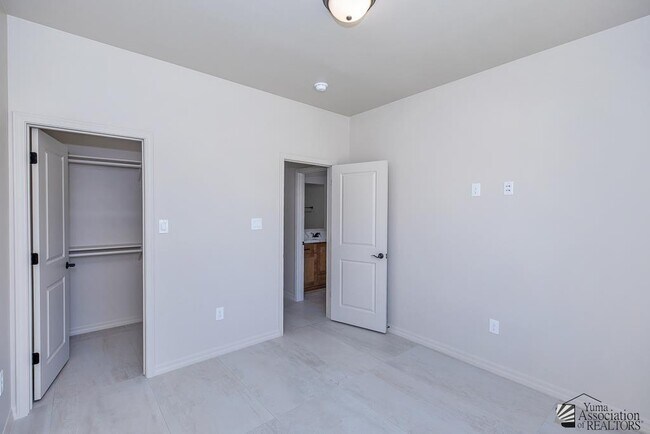 Building Photo - 12633 E 51st Pl