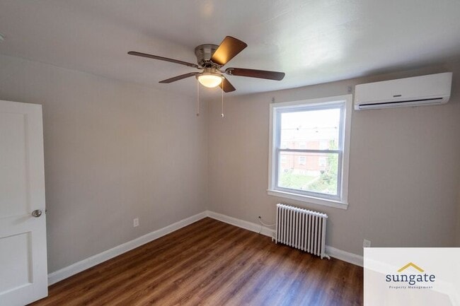 Building Photo - 1410 Dartmouth Ave