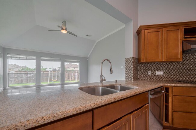 Building Photo - 311 N Esplanade Ln