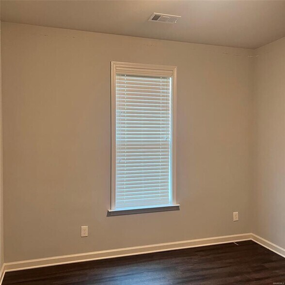 Building Photo - 9800 Bluestone Cir