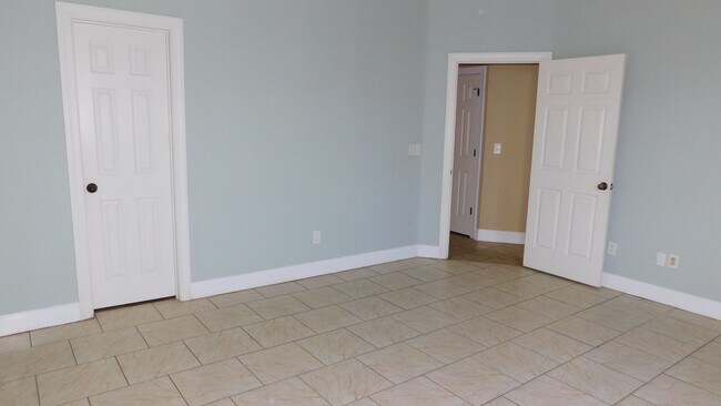 Building Photo - 2266 Blass Dr