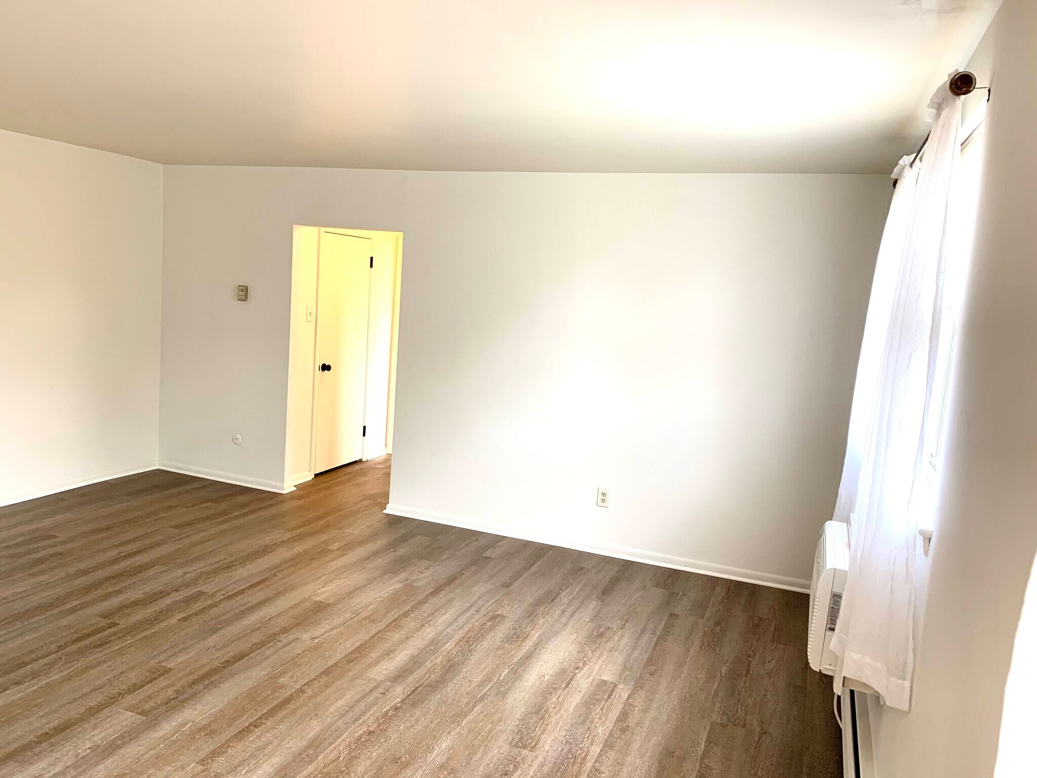 Building Photo - 335 E Lancaster Ave